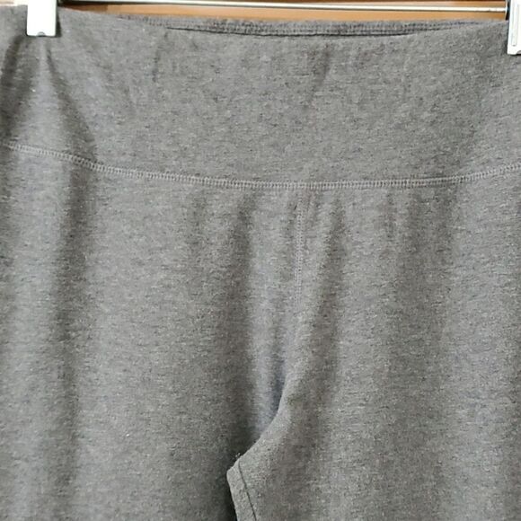 Athletic gry/black leggings. Size large. Great work out pants. - Picture 2 of 9